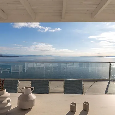 Luxurioese Mit Meerblick Stoa Serenity By Interhome